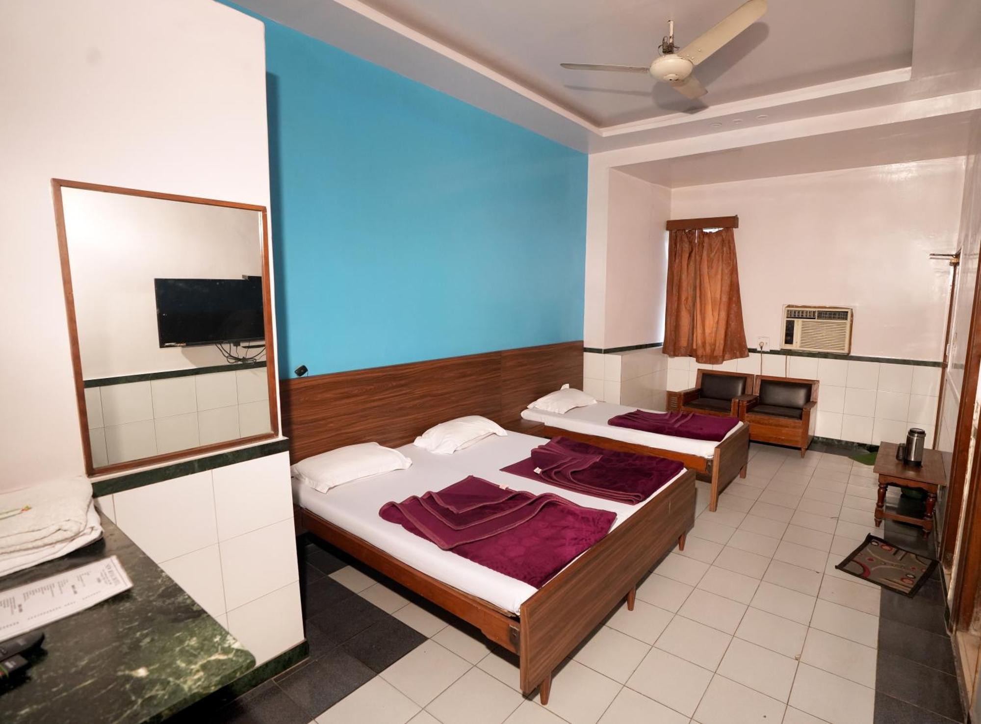 New Royal Hotel Delhi  Exterior photo