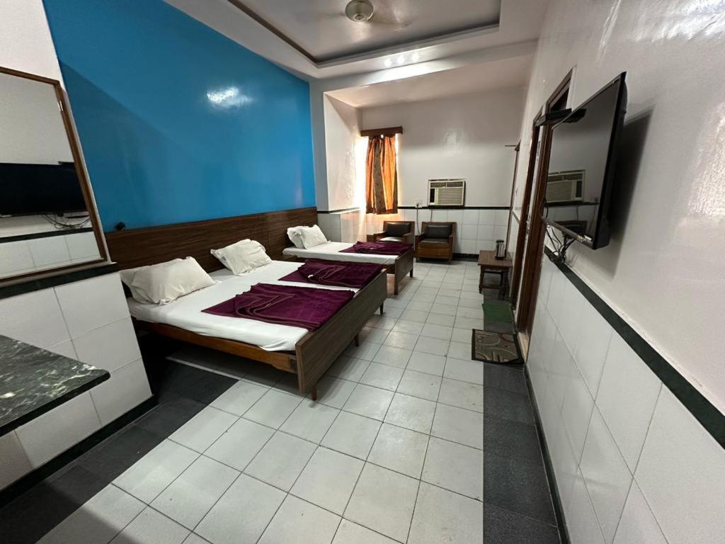 New Royal Hotel Delhi  Exterior photo