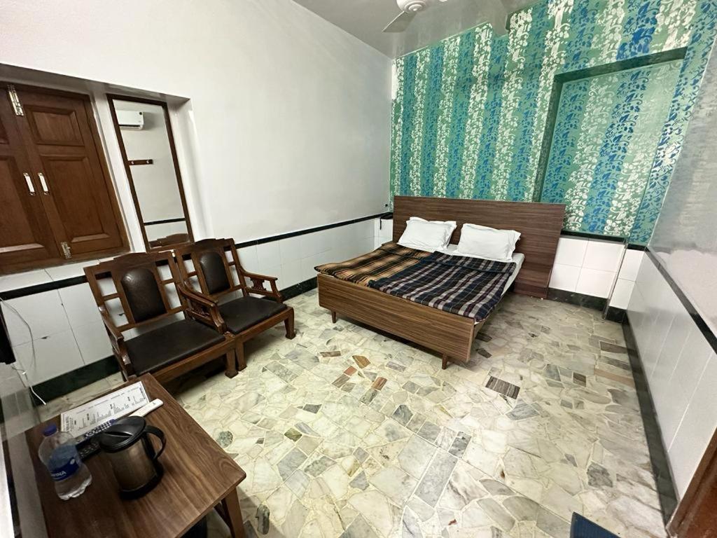 New Royal Hotel Delhi  Exterior photo